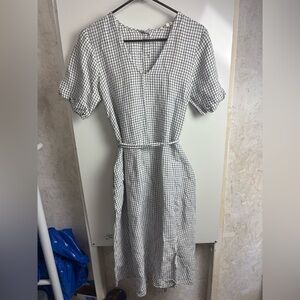 Ali‎ Golden checkered linen blend belted dress